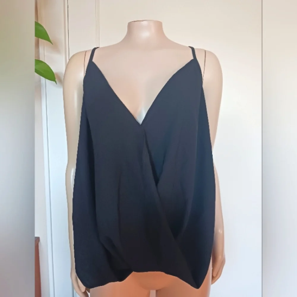Shein Curve Top 1X NWOT - Picture 3 of 6